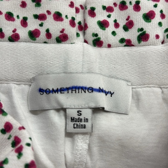 Something Navy Mya White Pink Floral Pleated Skort with Pockets Size Small - Picture 7 of 8